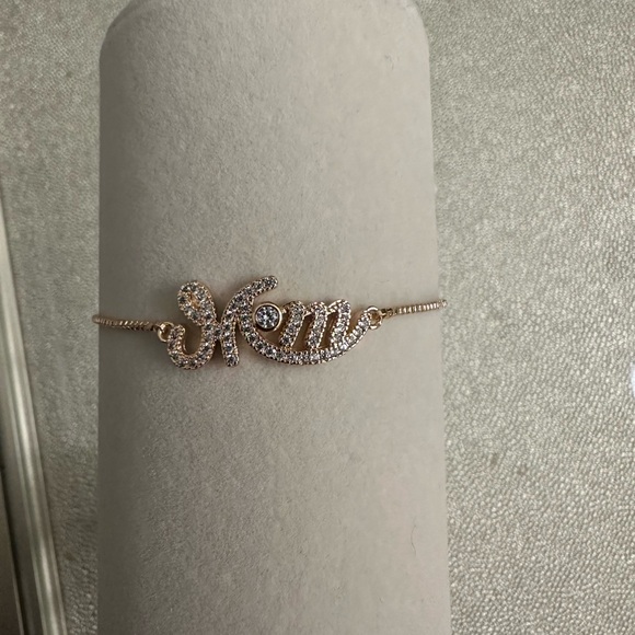 Jewelry - Bolo "mom" bracelet